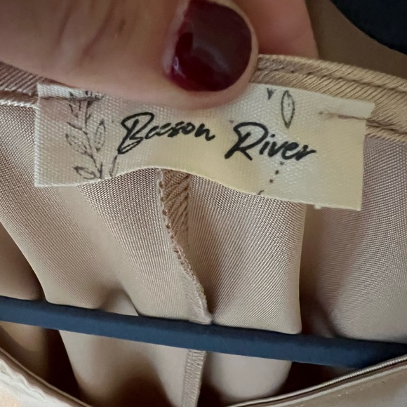 Boutique silky Peplum Blouse size medium - Picture 2 of 4